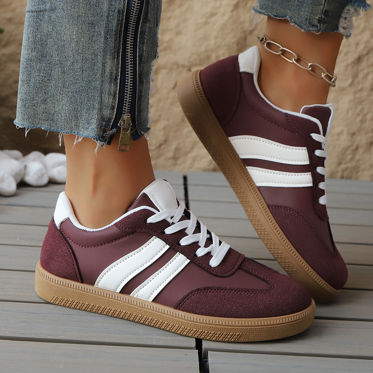 Henrietta Retro Sneakers